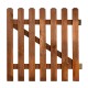 Puerta madera con herrajes valla Mustang
