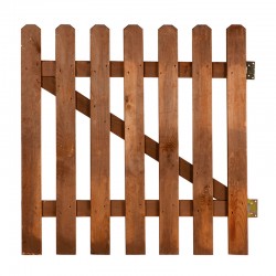 Puerta madera con herrajes valla Mustang