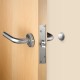 Tope de pared adhesivo blanco 33x18mm 2uds.