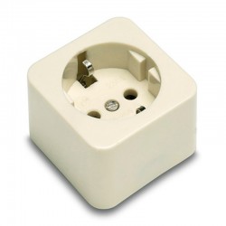 Base enchufe superficie TT 16A-250V