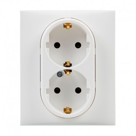 Base enchufe doble empotrable 2P + T Niloe Step Legrand